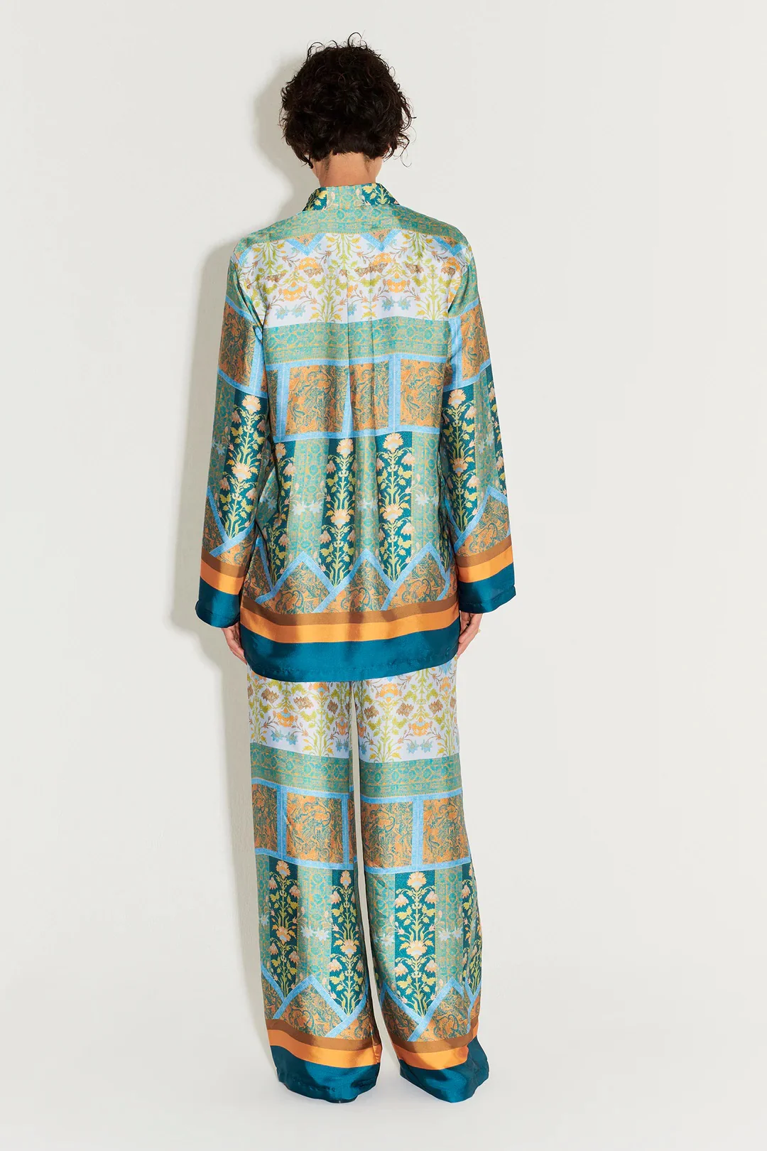 Allora Oversize Shirt FLORAL TILE - Image 5