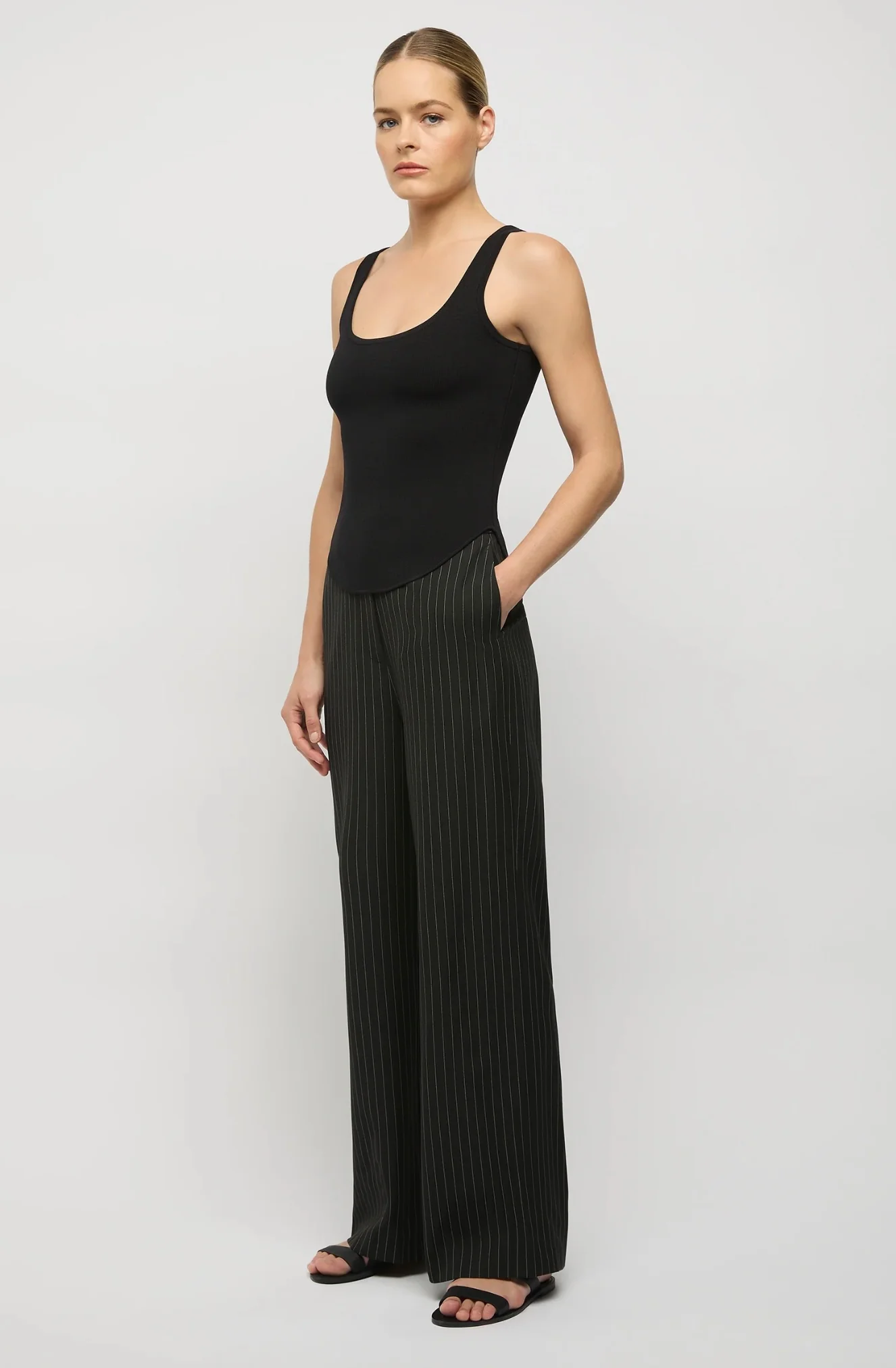 Curved hem Crepe Knit Top BLACK - Image 3
