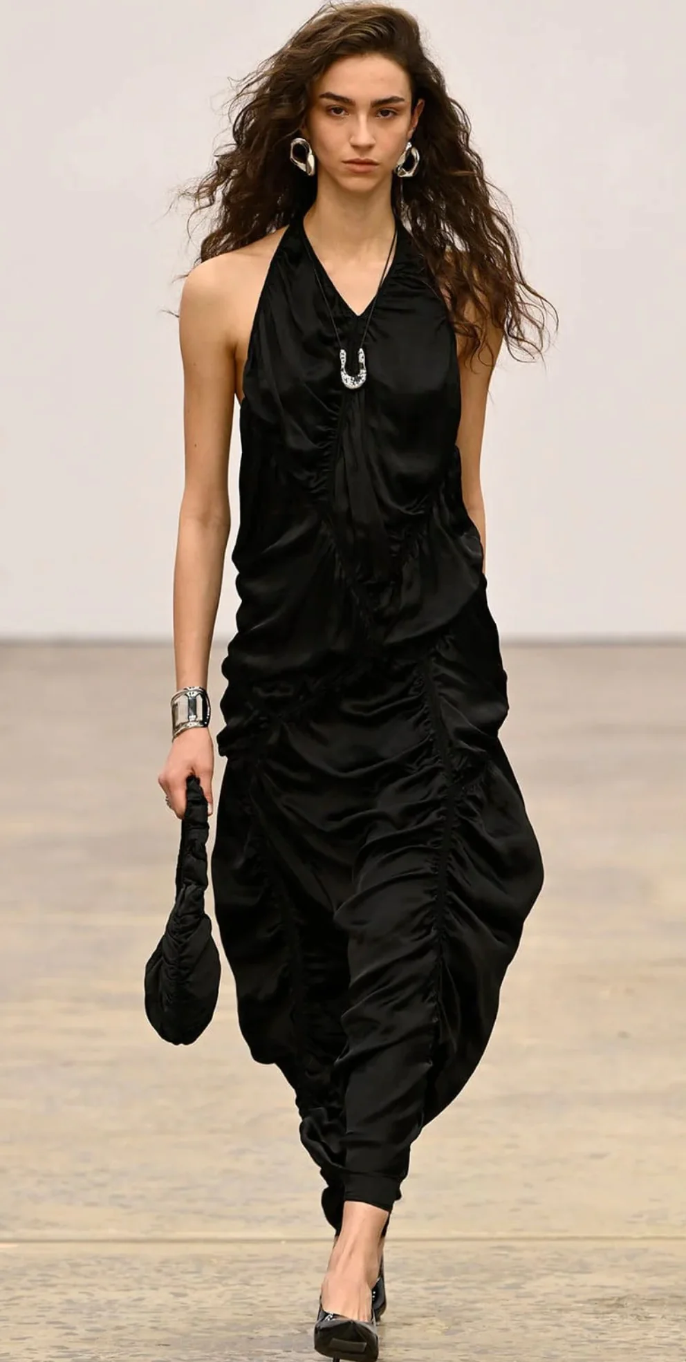 Elemental Ruched Bag BLACK - Image 2