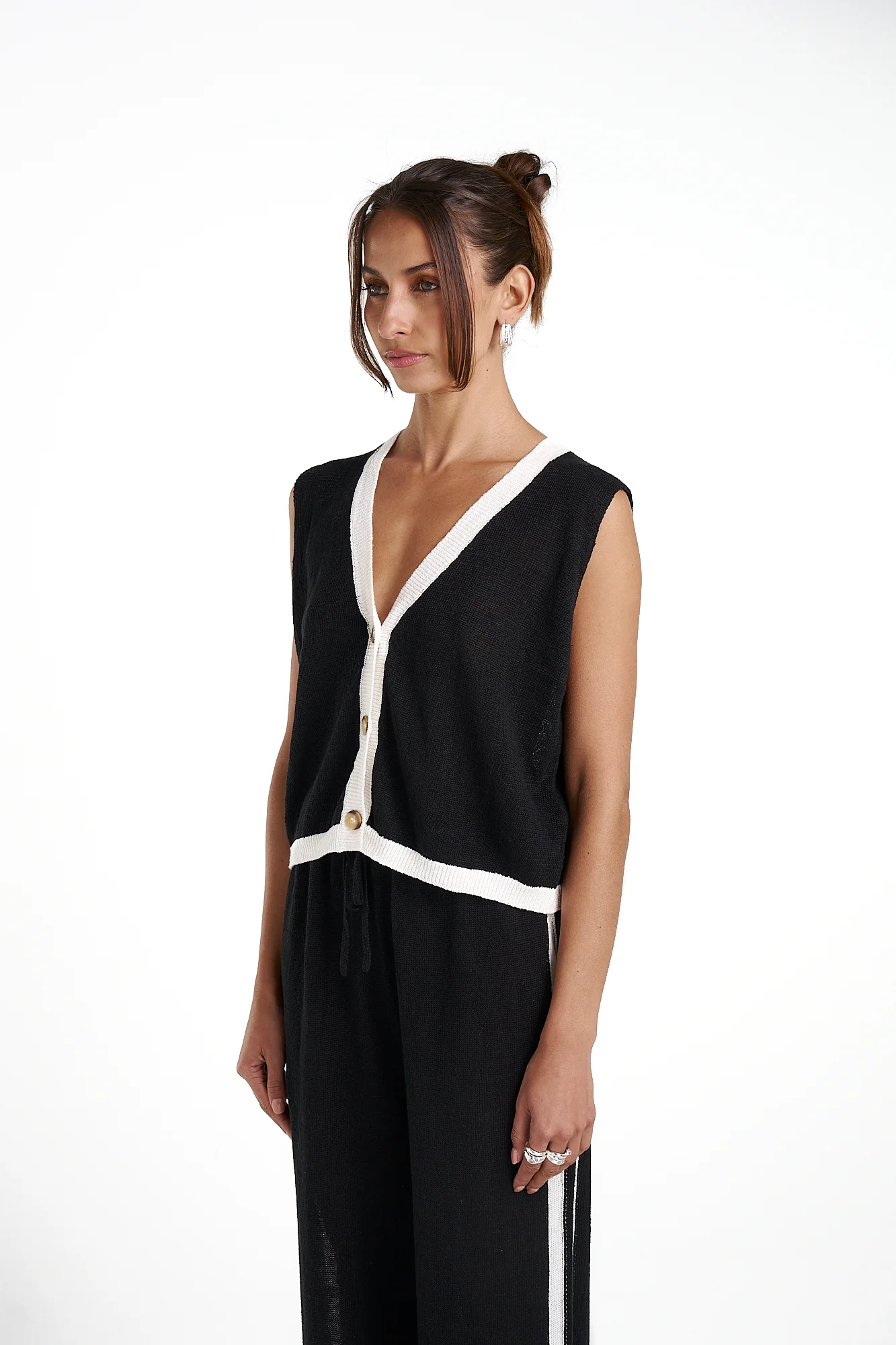 Knit Sleeveless Cardi BLACK/CREAM - Image 4