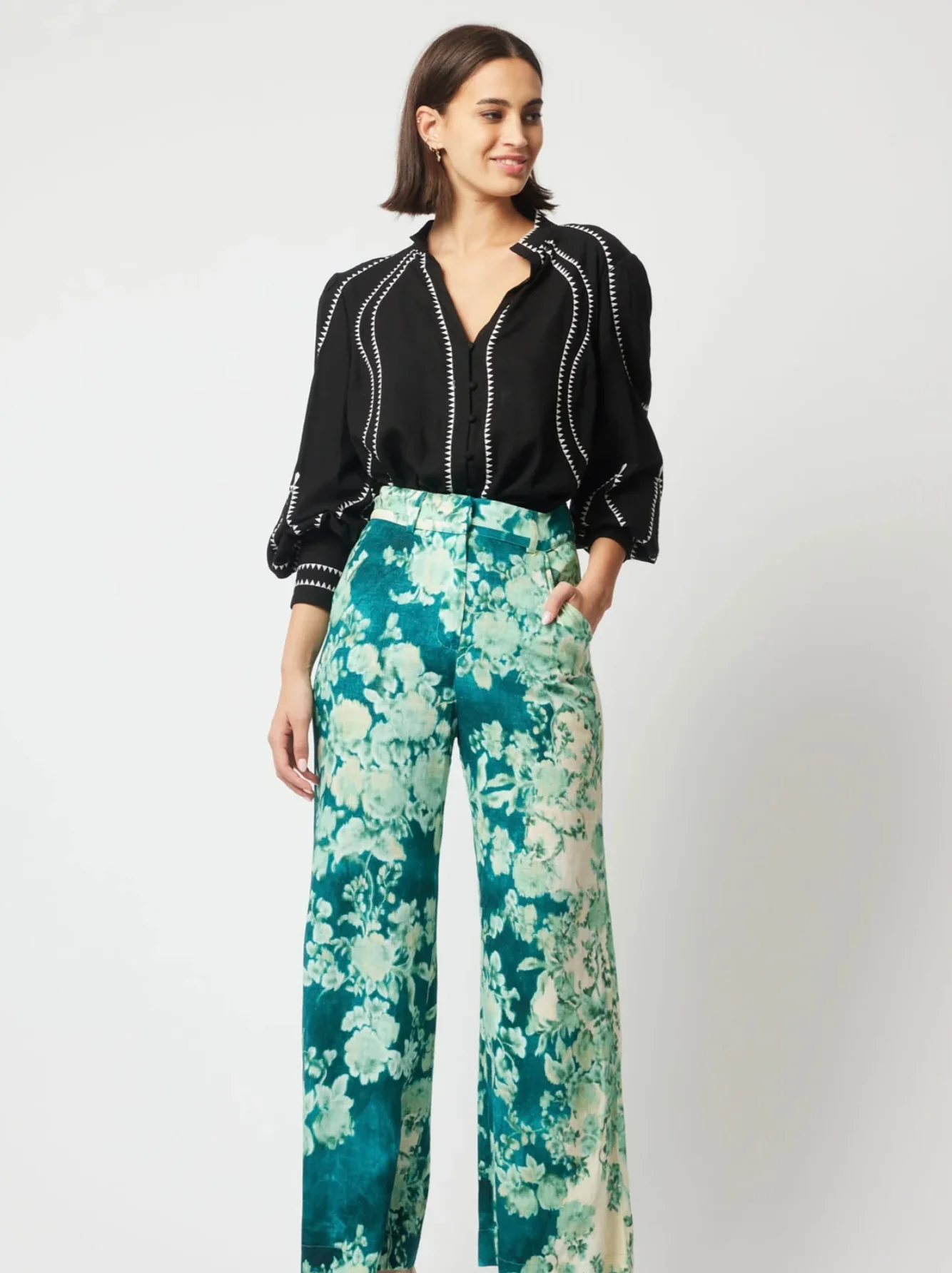 Meridian Embroidered Linen Viscose Shirt In Black - Image 5
