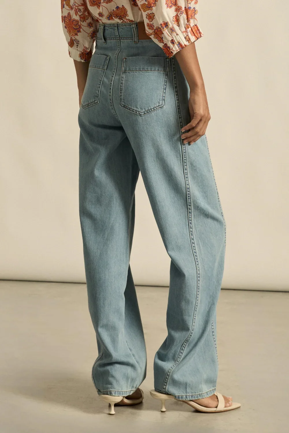 Orchestrate Jean LIGHT WASH DENIM - Image 5