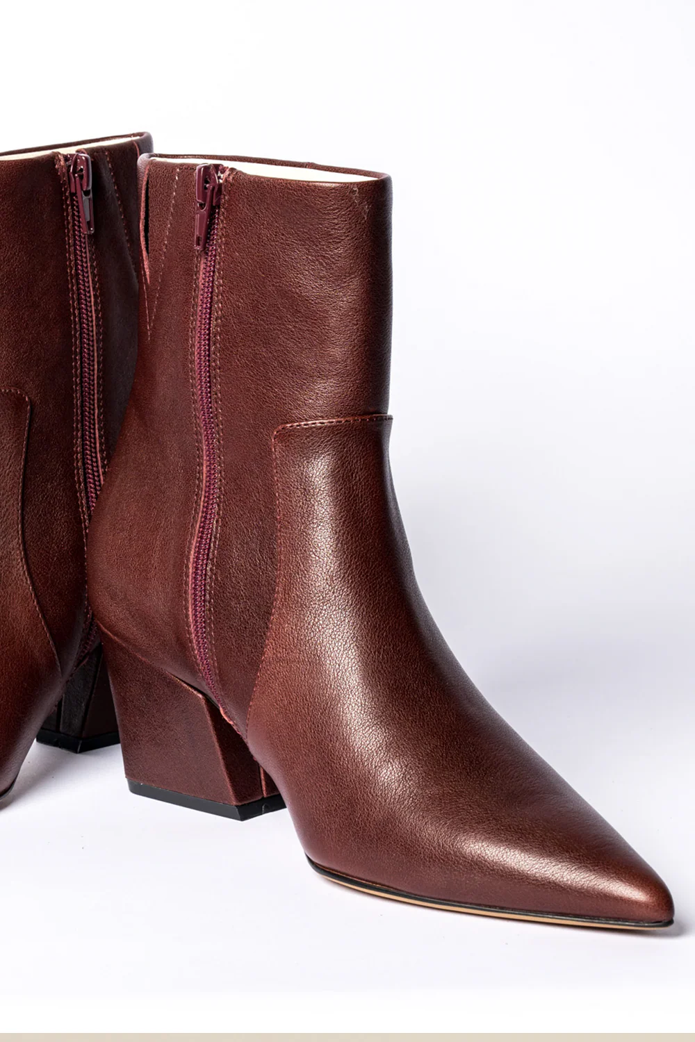 Penchant Boot CURRANT LEATHER