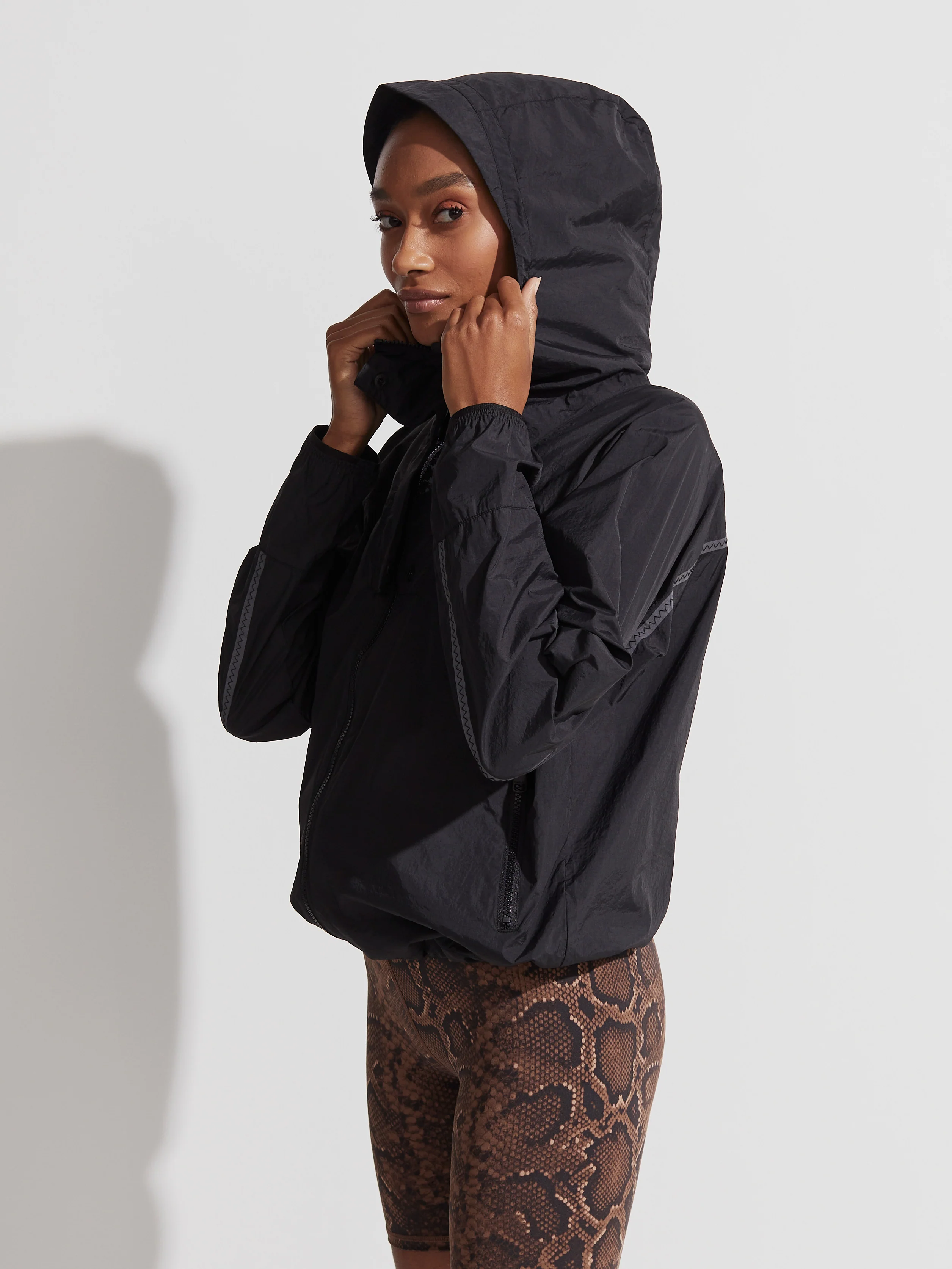 Terrace Windbreaker Black - Image 10